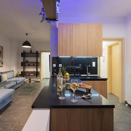 Walk Everywhere / Modern 2br شقة