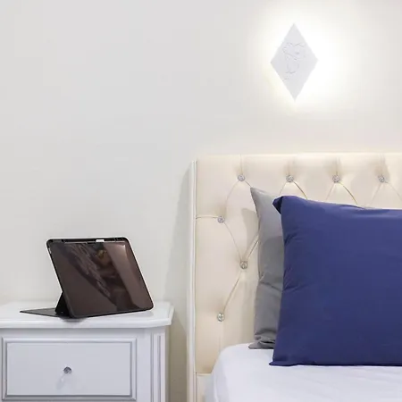 Walk Everywhere / Modern 2br